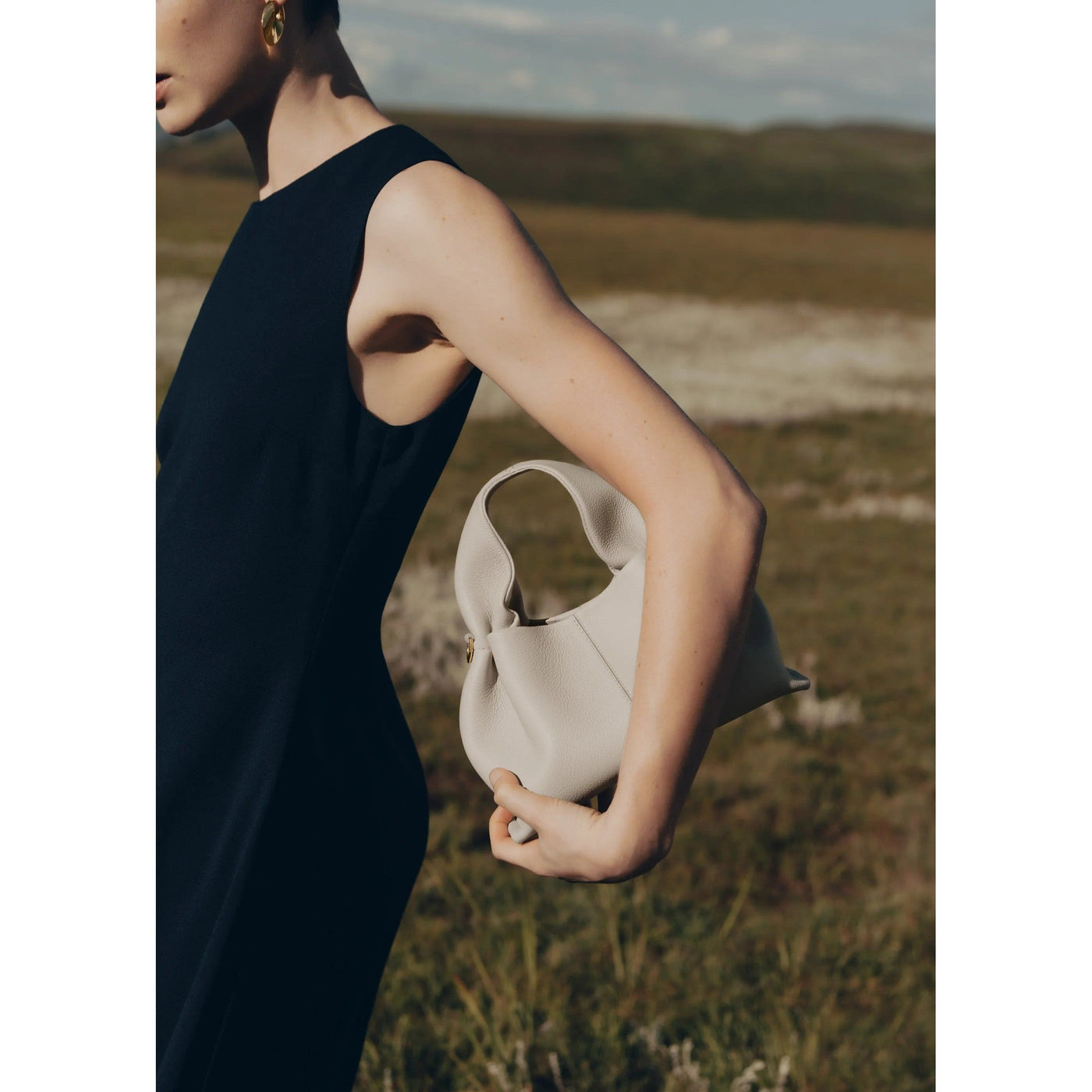 Clara | Stylish Travel Companion