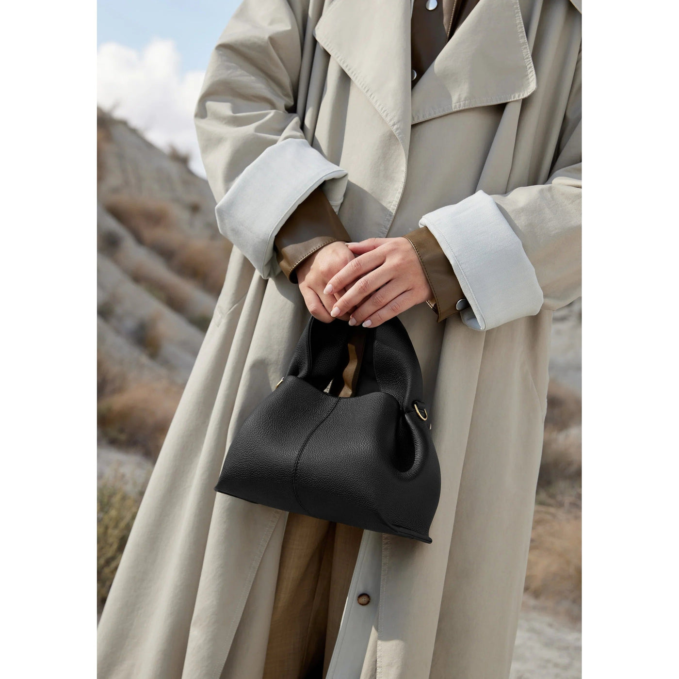 Clara | Stylish Travel Companion