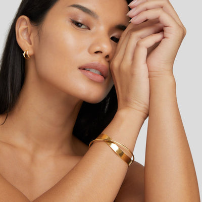 SOPHIA | STYLISH GOLD BANGLE